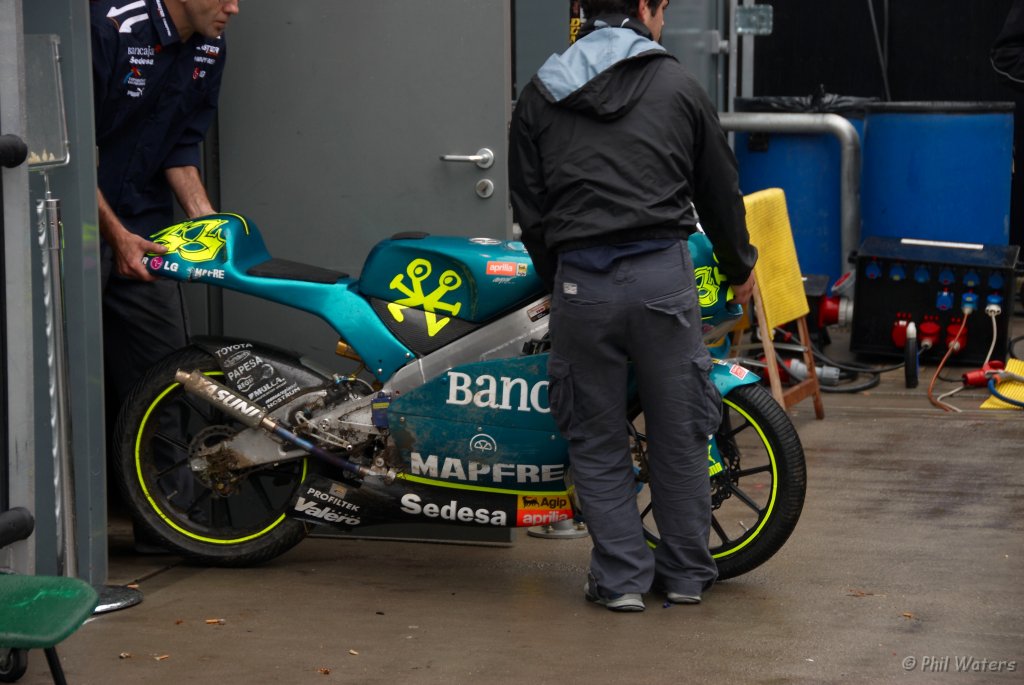 MotoGP_Donnington_24-6-07 024.jpg - Ok - who dropped this bike?